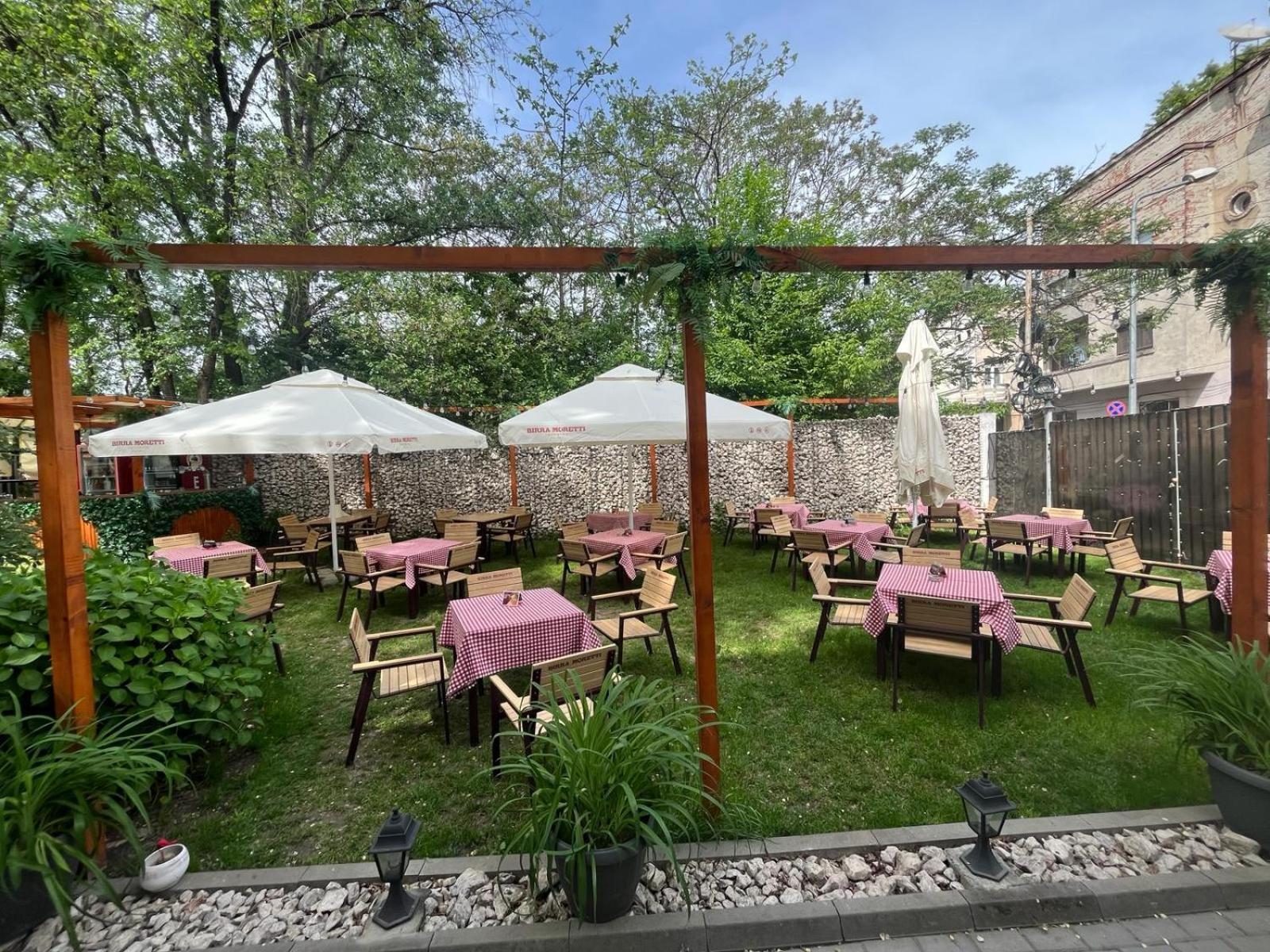 House Of Tourists Garden And More Bucureşti Ngoại thất bức ảnh
