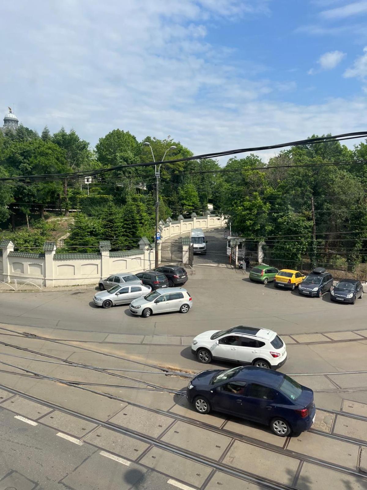 House Of Tourists Garden And More Bucureşti Ngoại thất bức ảnh